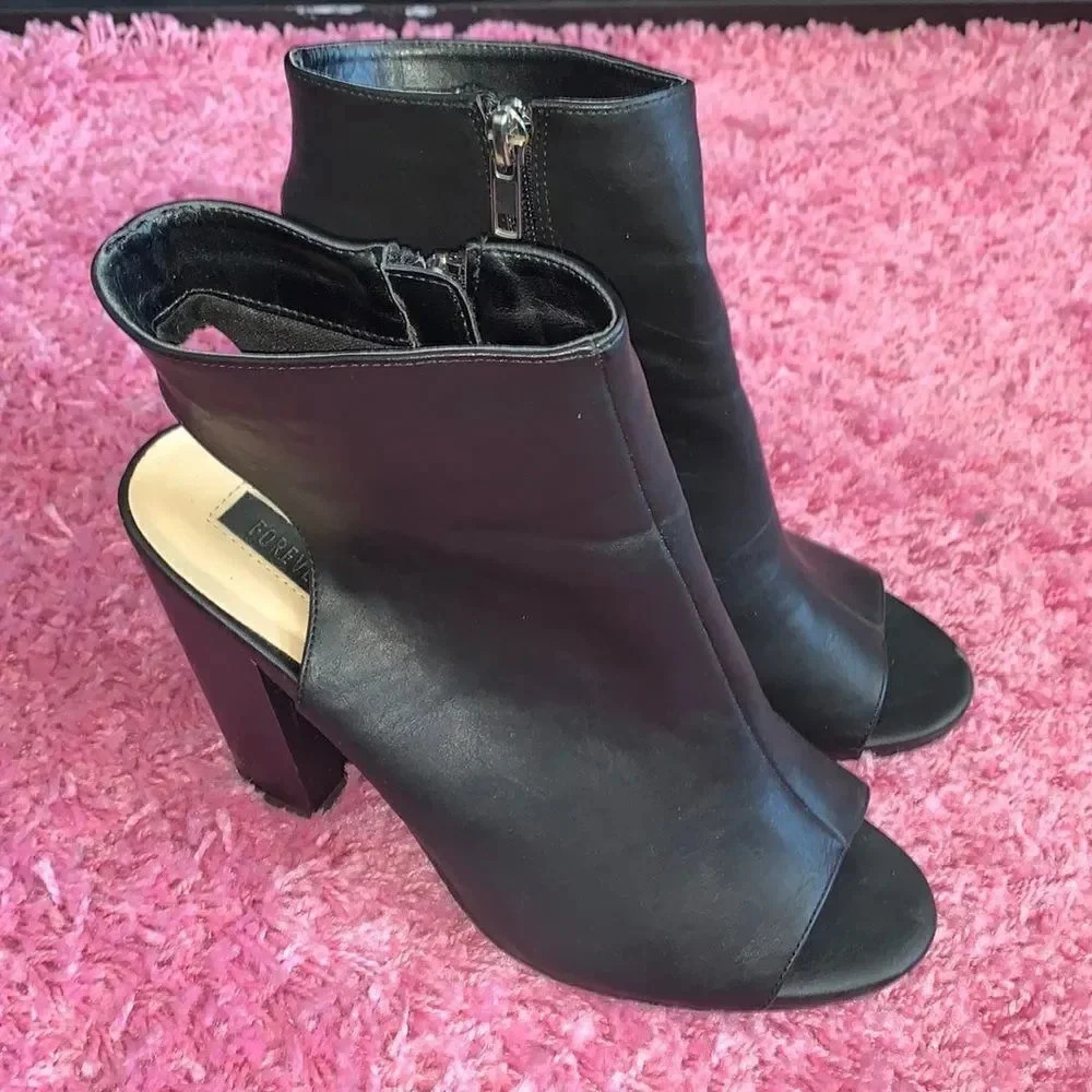 Forever21 Peep Toe Cut Out Heels Black Size 9